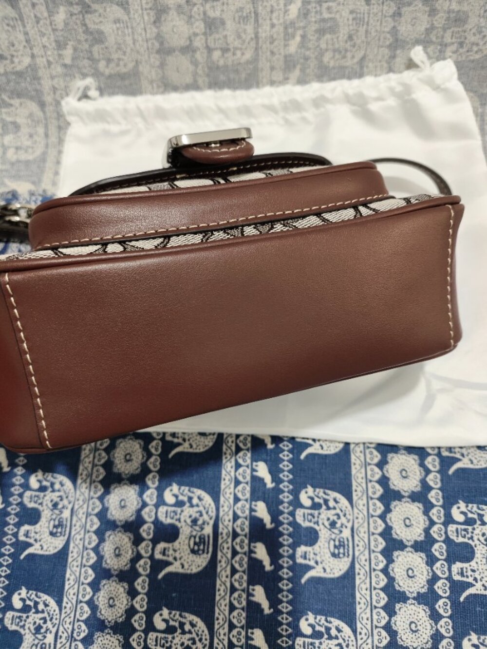 Coach Ashton 20 Vintage-Style Shoulder Bag - Picture 4 of 7